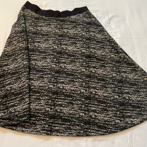 Banana Republic A-Line midi skirt - Picture 3 of 7
